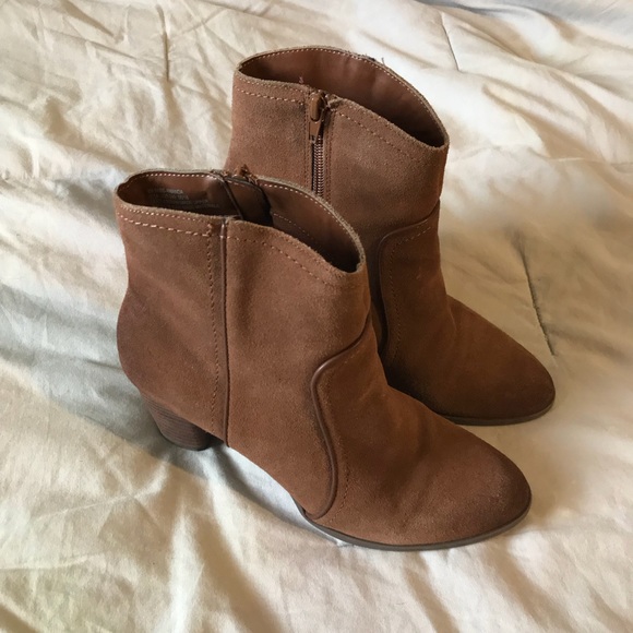 Bass Amanda Boots - Picture 2 of 3